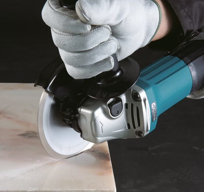 Makita 125mm Angle grinder - Image 4