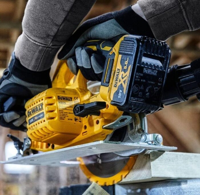 DeWalt 18V Circular Saw kit - Image 3