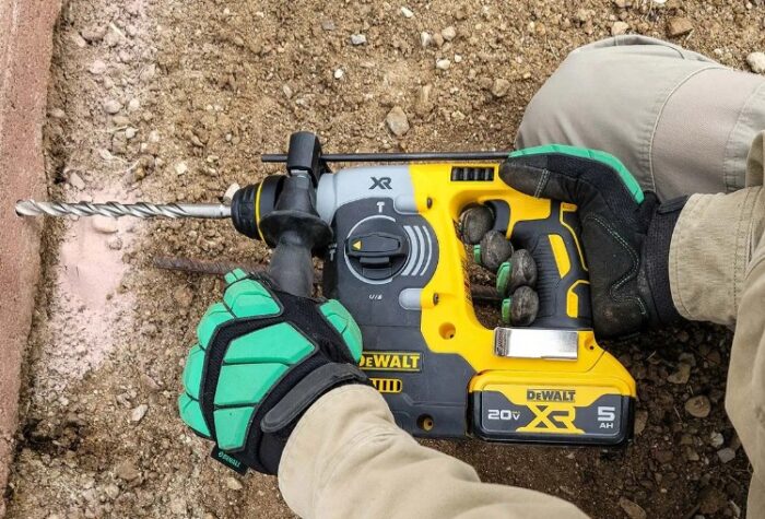 DeWalt 18V SDS Drill kit - Image 3