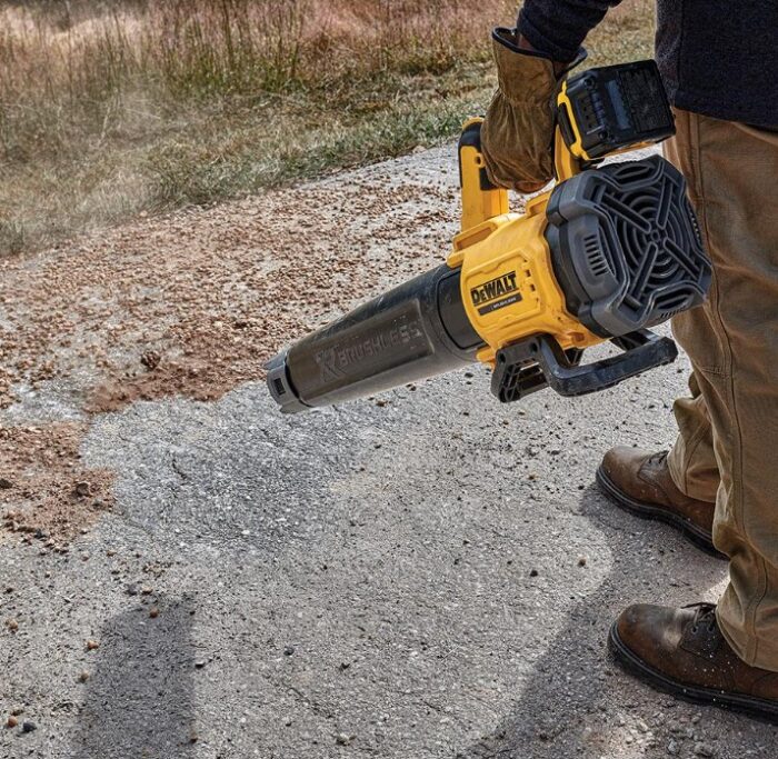 DeWalt 18V Leaf Blower Kit - Image 2